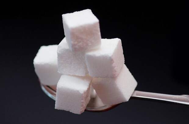Развеиваем самые популярные мифы о сахаре
