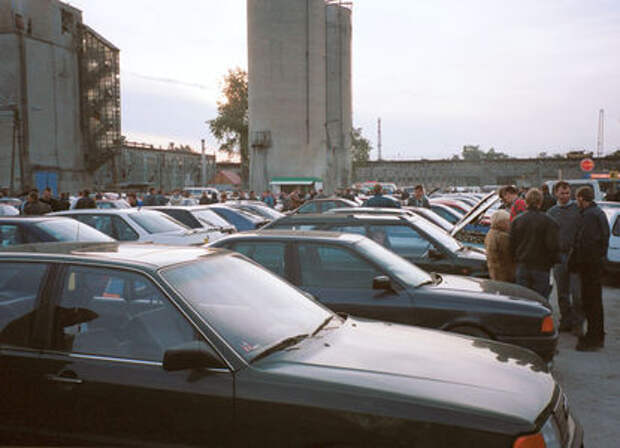Продажи российских автомобилей с пробегом сократились, а иномарок — выросли