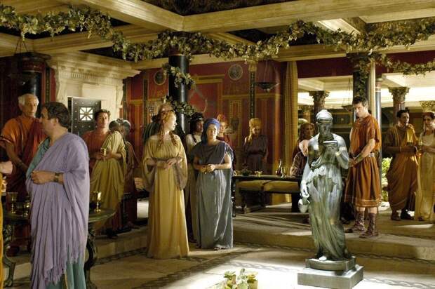 Статуя в древнеримском доме. Кадр из сериала «Рим»