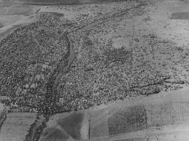 Аэрофотосъемка сборного пункта советских военнопленных в поле под Харьковом, 1942 год. было, история, фото