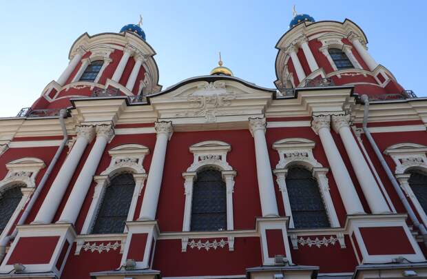Московская православная церковь, названная в честь папы Римского