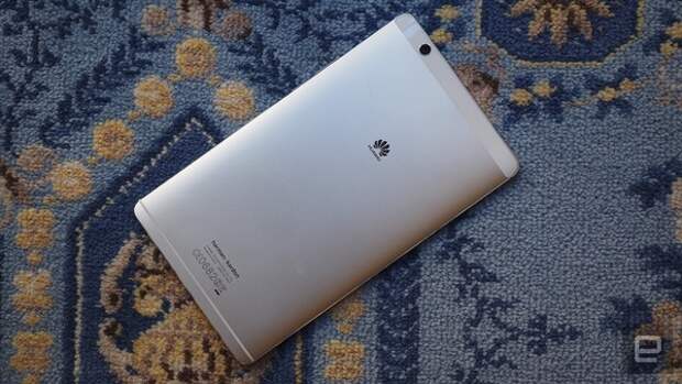 Huawei MediaPad M3 сзади