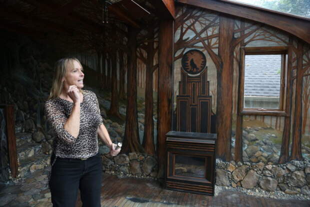Лаури Сведберг - американская художница, которая потратила на украшение своего дома 35 лет.