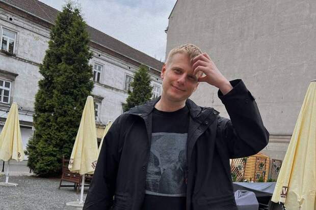 Лишенный гражданства России комик рассказал о проблемах с концертами в европейской стране