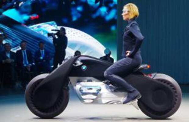 Мотоцикл будущего от BMW: ни шлема, ни руля, ни подвески