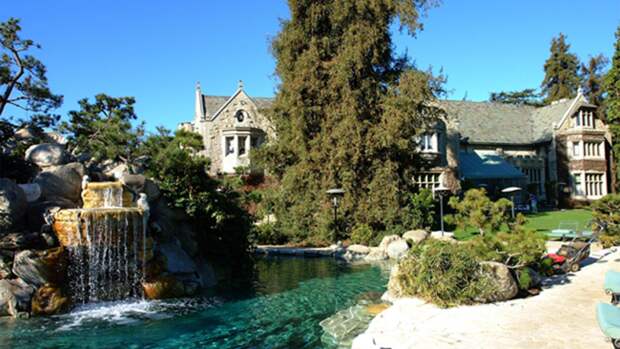 playboy mansion circa 2004