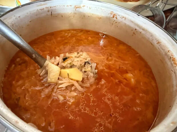 Сварила борщ по рецепту 1952 года и обалдела: почему мы 70 лет варили обычный суп со свеклой?