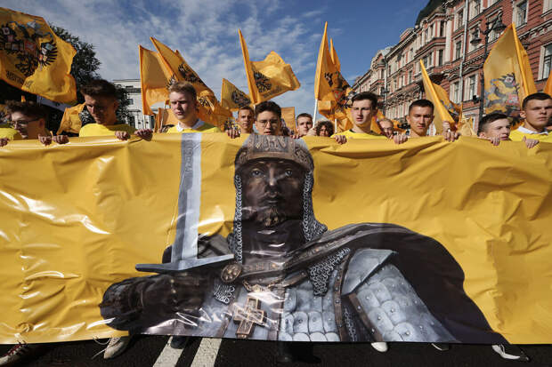 В РПЦ предостерегли от участия в фейковых крестных ходах на Пасху