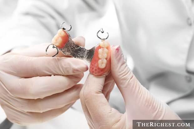 9. Некоторые материалы для протезов приходится заказывать в иностранных зуботехнических лабораториях секрет, стоматолог, факт