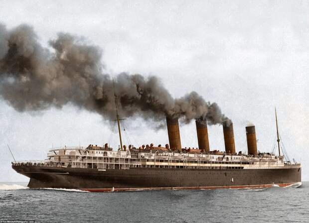 Британский океанский лайнер "Лузитания", потопленный немецкой подводной лодкой 7 мая 1915 г. архивное фото, колоризация, колоризация фотографий, колоризированные снимки, первая мировая, первая мировая война, фото войны