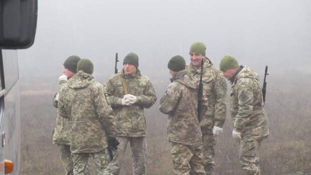 Двое бойцов ВСУ подорвались на собственных минах в окрестностях луганского поселка Золотое-4