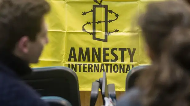 Из-за одобрения насилия и дискриминации Amnesty International не признает Навального узником совести