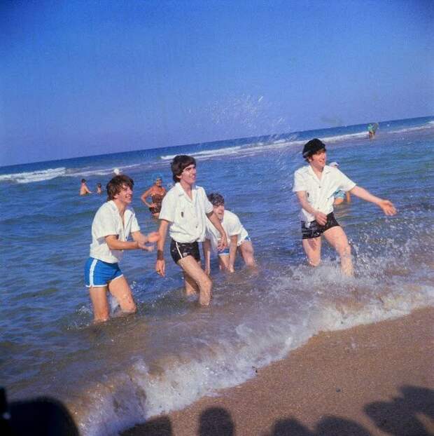 The Beatles в  Майами-Бич, Флорида, 1964 звезды, знаменитости, лето, пляж, прошлое, ретро, фотография
