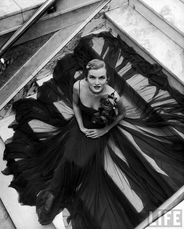 Женщины середины XX века в фотографиях Nina Leen Женщины середины XX века в фотографиях Nina Leen