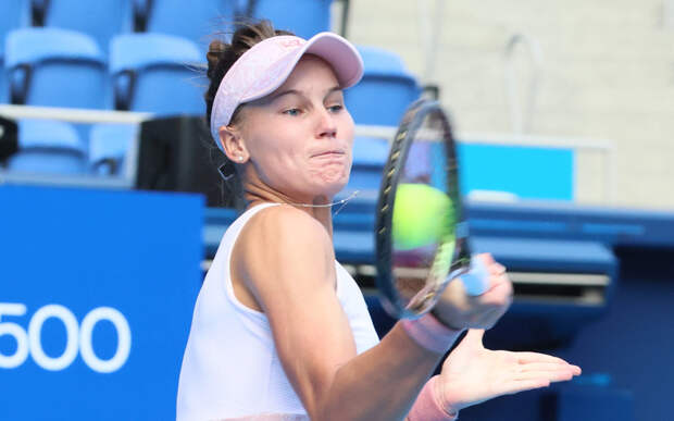 Кудерметова вырвала победу у Павлюченковой в матче, продолжавшемся 3,5 часа, и вышла в финал турнира в Токио