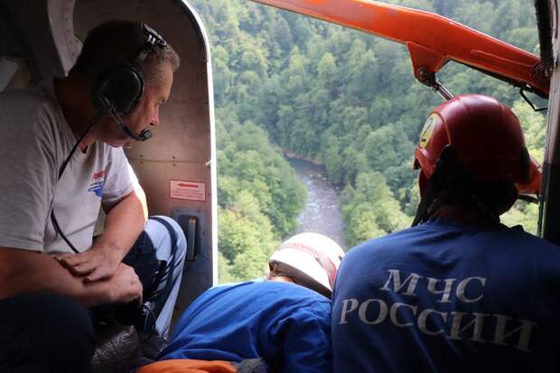 Спасатели нашли туриста, пропавшего три дня назад в горах Сочи