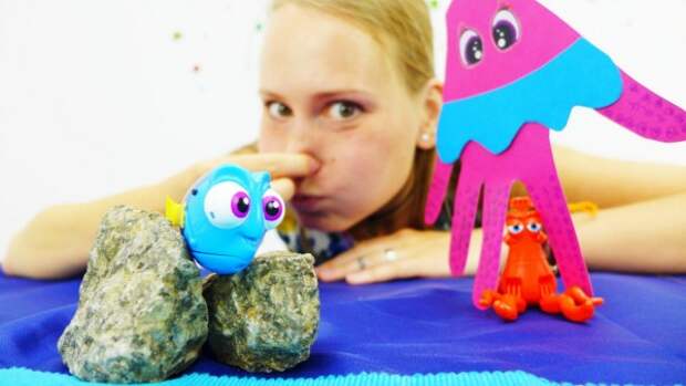 ДОРИ и осьминог игрушки в Поисках Дори Развивающее видео с поделками