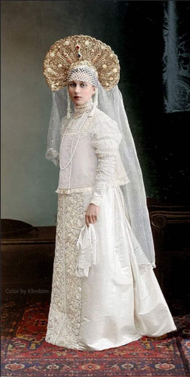 Цветные фото с бала 1903 года (подборка)
