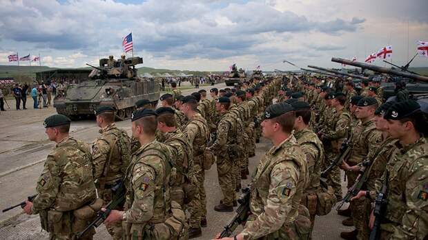 Британский генерал оценил шансы НАТО на победу в возможной войне с Россией