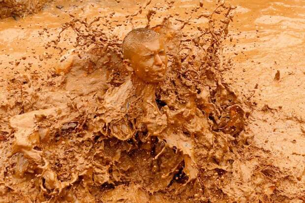 Ежегодная гонка по грязи Run Mud в Тель-Авиве
