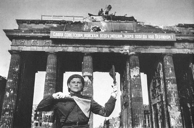 Евгений Халдей: фотограф эпохи СССР, родина, фото