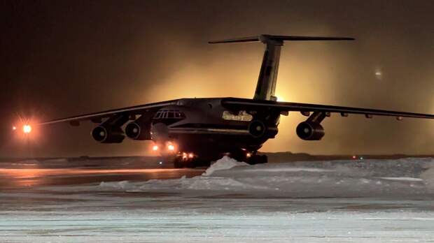 Самолет с 157 освобожденными российскими бойцами приземлился в Подмосковье