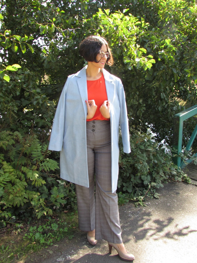 How to wear airy blue coat in autumn How to wear airy blue coat in autumn