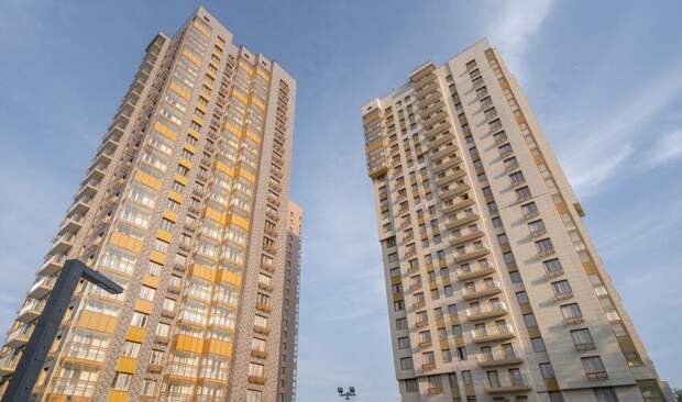 В проезде Черепановых возвели новостройку по реновации с подземным паркингом