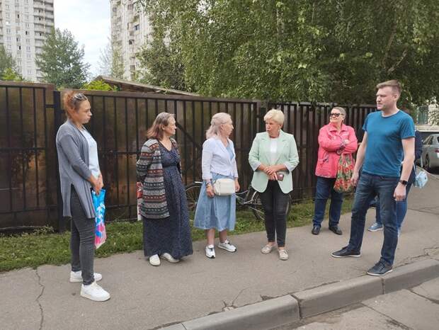Депутат Перфилова: дорога до школы должна быть безопасна для детей. Фото: Максимова Наталья Александровна