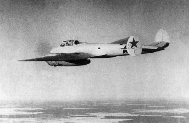 Боевые самолеты: истребители Пе-3 и Пе-3бис