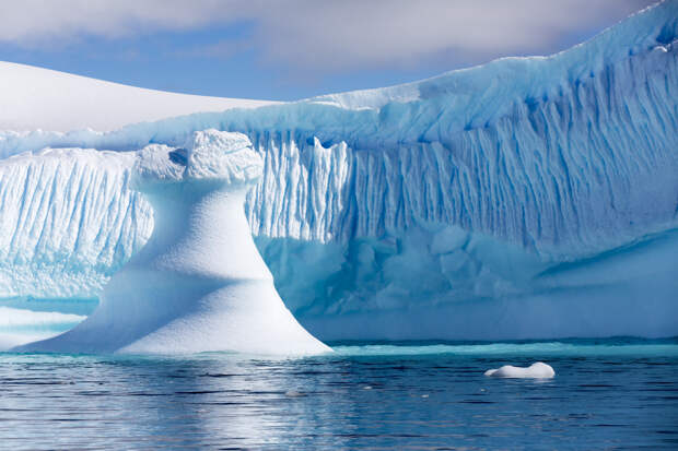 Антарктида. Синий лёд.