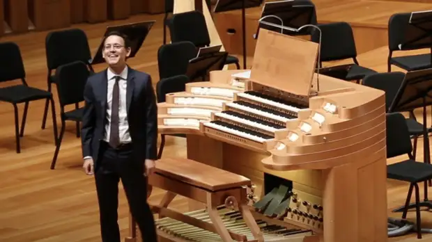 Французский органист Жан-Батист Робин выступит в Москве 24 мая