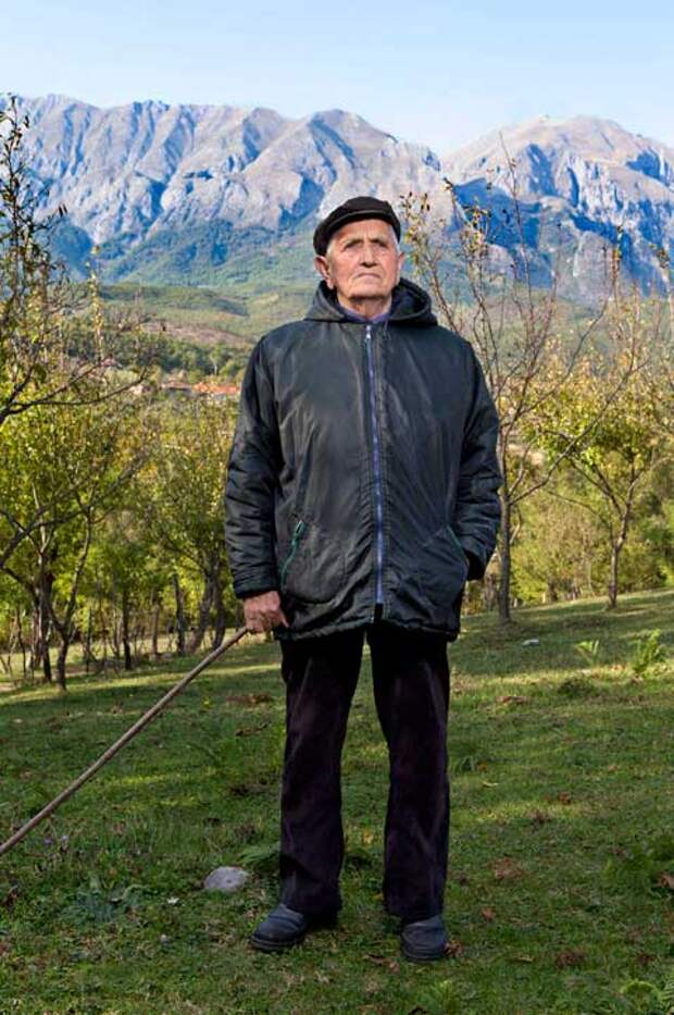 Бурнеша: Женщино-мужчины Албании