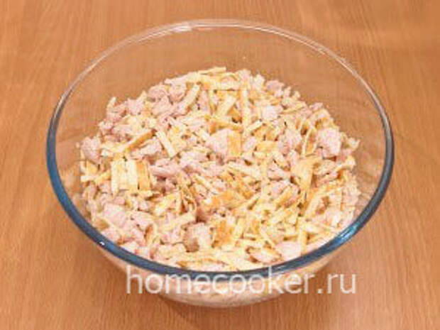 File luk i bliny 300x225 Салат «Нежность»
