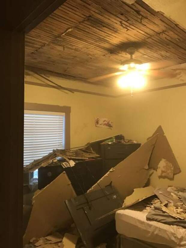 К чему снится подпол. Сонник падать в машине с высоты. Дом рушится. К чему снится мама упавшая с высоты. Приснилось падает дом.