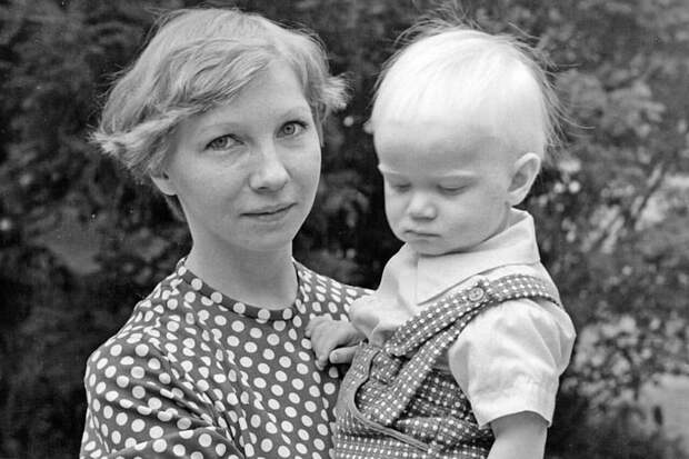 Дмитрию Хрусталёву исполнилось 42