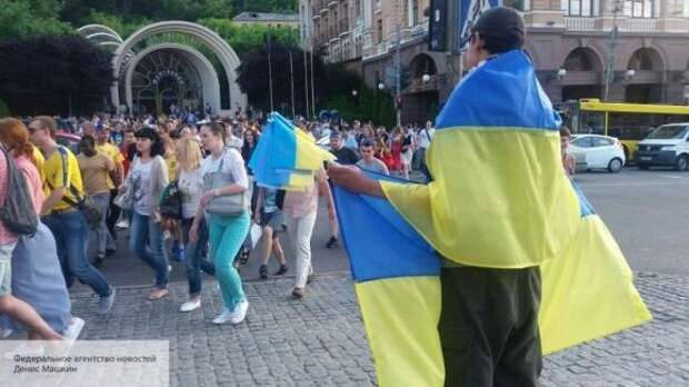 Корнейчук объяснил, кто и почему делает из украинцев безвольных людей Корнейчук объяснил, кто и почему делает из украинцев безвольных людей