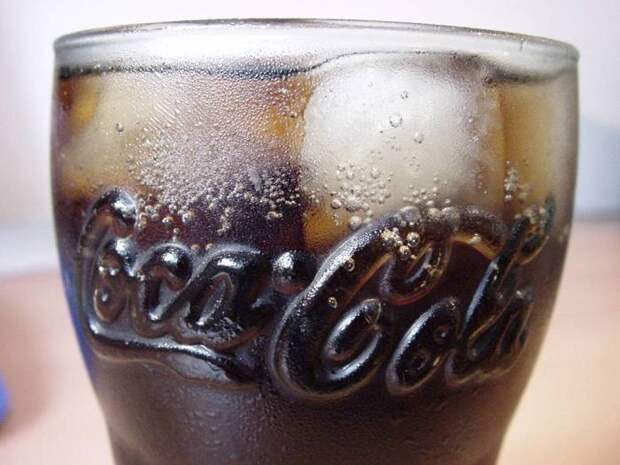 Диетическая Coca-Cola — чемпион по «борьбе» со сперматозоидами. /Фото: cdn.capitalradio.es