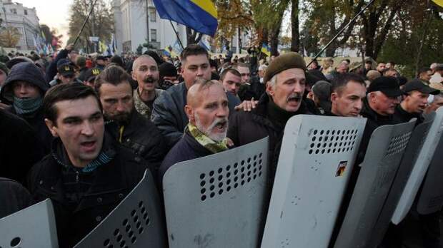 Порошенко спасет от импичмента война Порошенко спасет от импичмента война