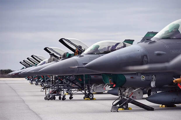 Командование NORAD предупредило о прибытии своих самолётов в Гренландию