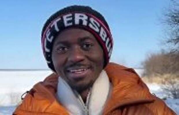 Вокруг света: Учился на врача в Конго, а стал комиком в России: Как живет «Чёрный русский» во Владивостоке