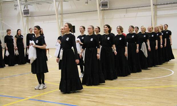 Северный хор готовится к выступлению в Государственном Кремлевском дворце