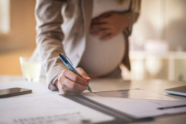 Депутат Ветров: беременных и родивших сотрудниц следует отпускать на удаленку