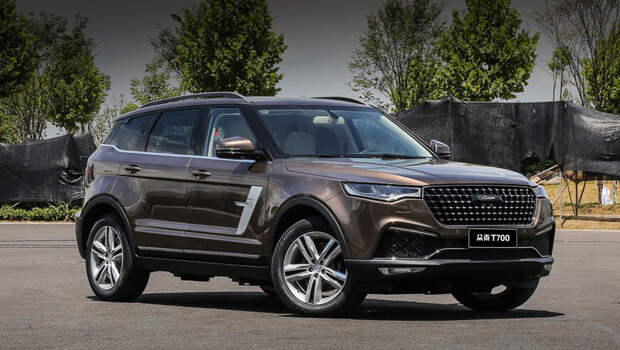 Zotye t600,Zotye t700. Вероятно, одним из первых в Америку прибудет паркетник Zotye T700. Его топ-версия оснащается турбомотором 2.0 (190 л.с., 250 Н•м) и восьмиступенчатым «автоматом». Простейший вариант довольствуется турбочетвёркой 1.8 (177 л.с., 245 Н•м) «на ручке».