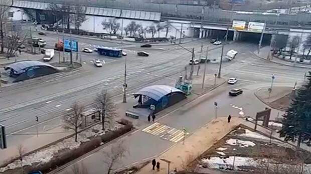 В Москве автозак с задержанными попал в ДТП и перевернулся