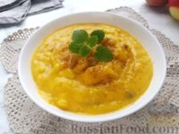 Фото к рецепту: Тыквенная каша с рисом, яблоком и изюмом, на топлёном молоке