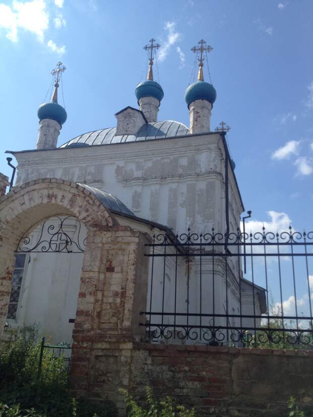 Переславль-Залесский.Церковь в селе Городище и Никитский святой источник. Переславль-Залесский.Церковь в селе Городище и Никитский святой источник.