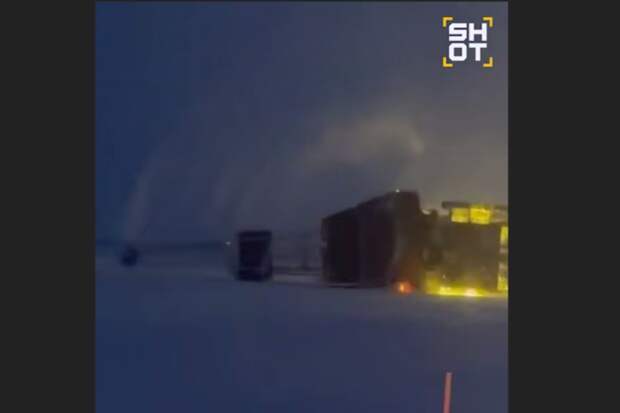 Крупнейшая в США мобильная буровая установка рухнула на Аляске