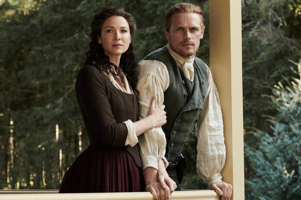 Caitriona Balfe and Sam Heughan, Outlander | Photo Credits: Jason Bell/Starz