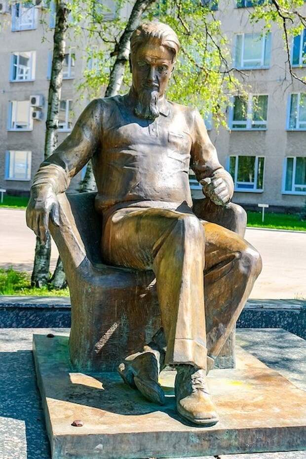 12 января - 116 лет со дня рождения Игоря Курчатова 12 января - 116 лет со дня рождения Игоря Курчатова